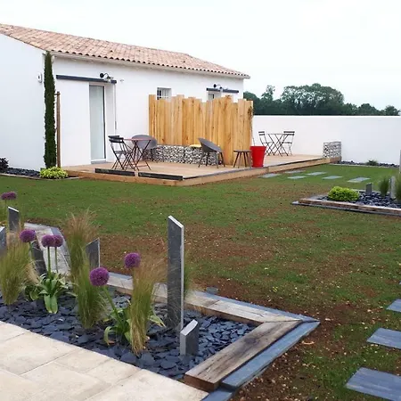 Bed & Breakfast Le 16, Vos D'hotes Avec Terrasses Privees *