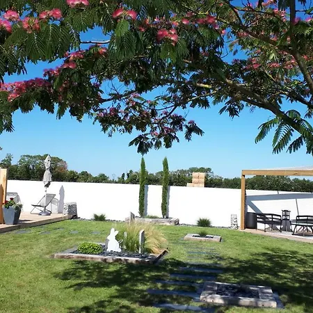Bed & Breakfast Le 16, Vos D'hotes Avec Terrasses Privees